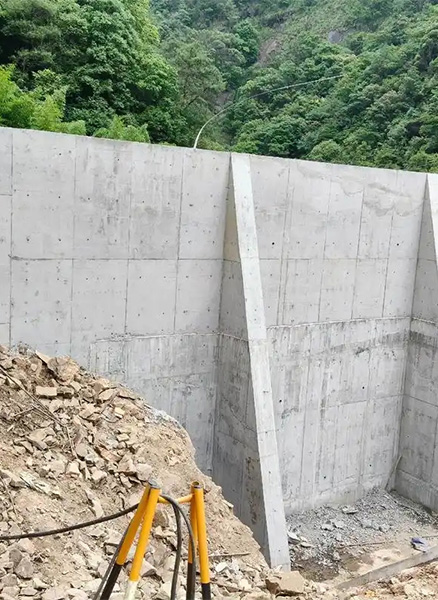 安庆潜山县重力式挡土墙